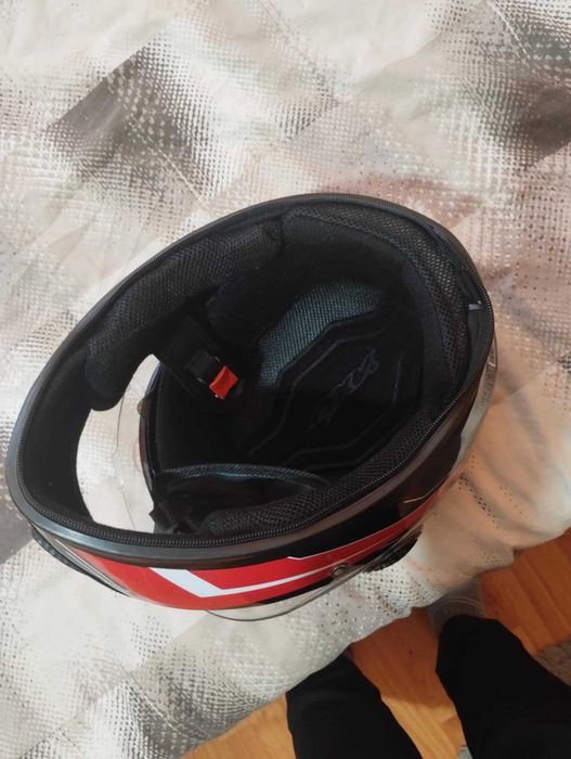 Продавам каска за мотор