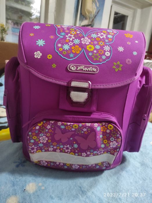 Школьный рюкзак.