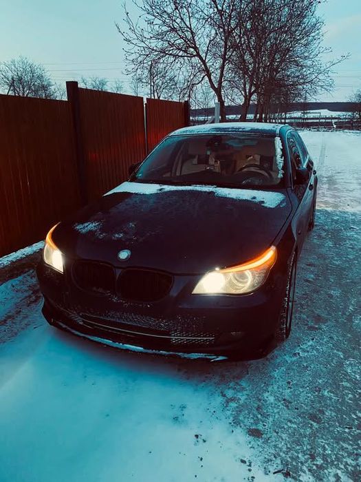 Vând BMW E60 523i an 2008 albastru