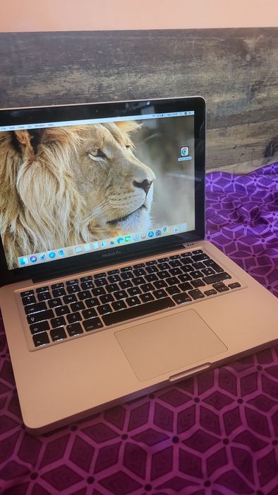MacBook Pro i5 ,8 GB Ram