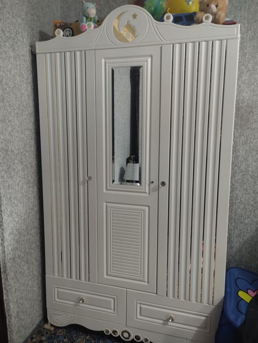 Manej kravat shkaf hammasi bor