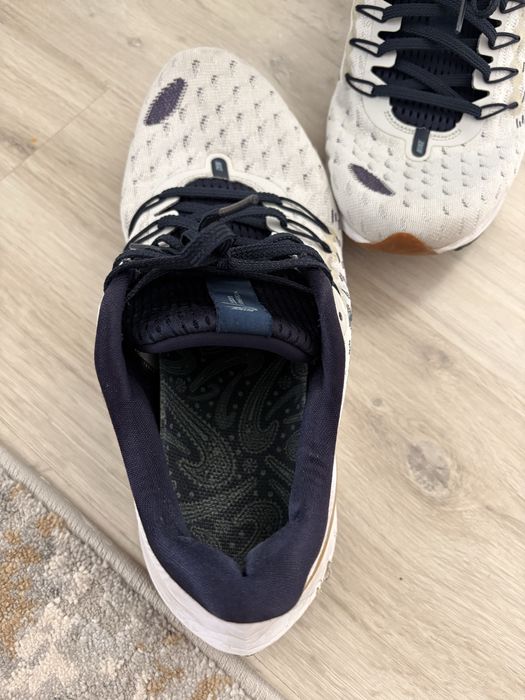 Продам мужские кроссовки Nike