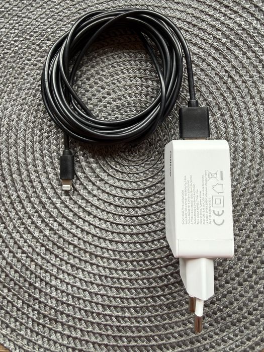 Vand incarcator Iphone cu mufa Lightning