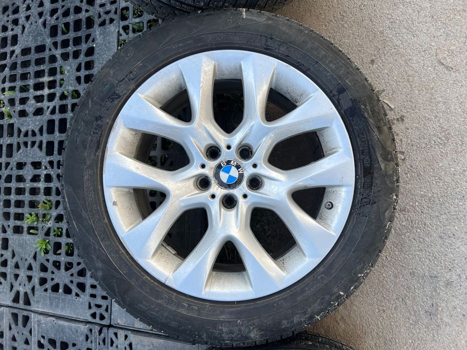 Продавам джанти с гуми Pirelli r19 255/50/19 5.112