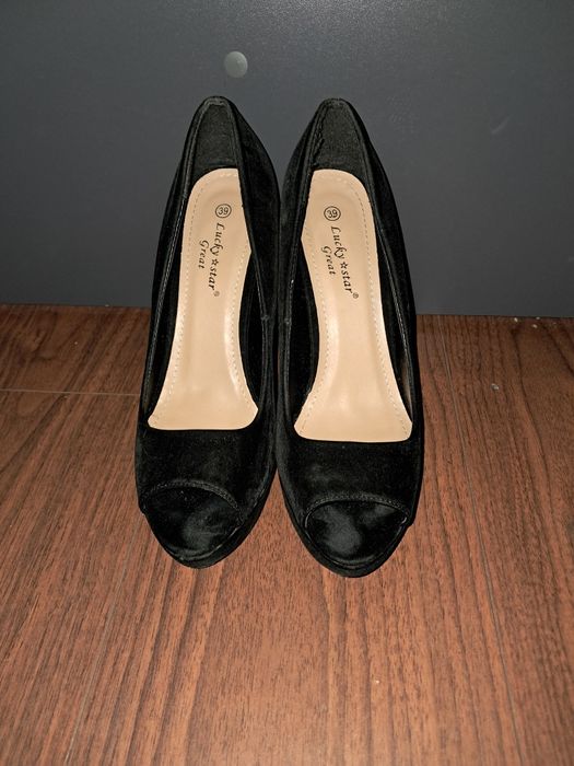 Pantofi cu toc și platforma