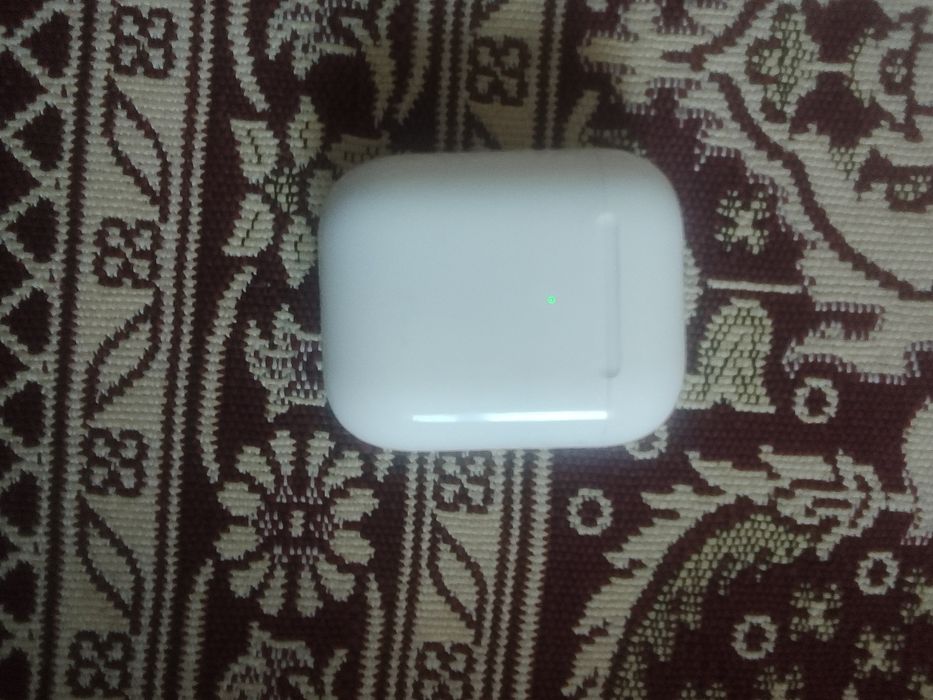 Айрподс срочно продается за 10000