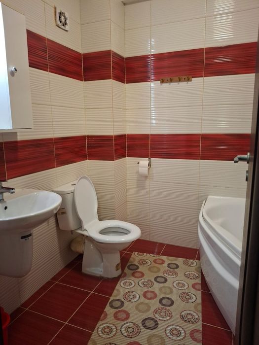 Inchiriez apartament 2 camere Ilie Petre 86,Bloc 1,Parter înalt