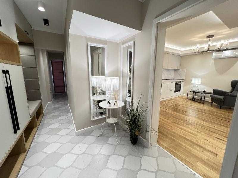 Mногостаен луксозно обзаведен апартамент в центъра на града