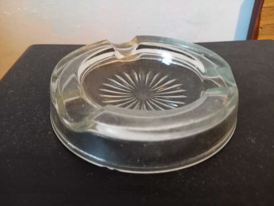 Ретро пепелници глинен или стъклен