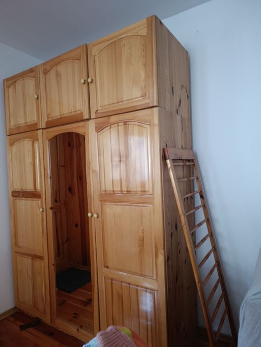 Масивен гардероб чам