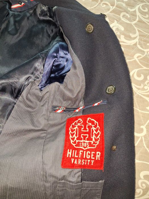 Продавам оригинално мъжко палто Tommy Hilfiger