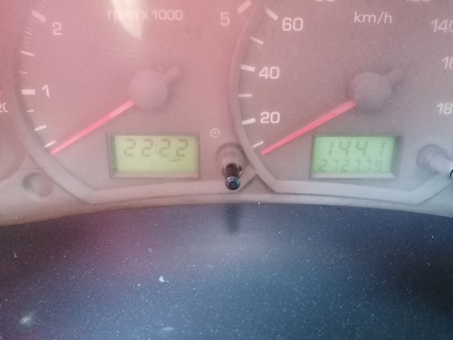 Camion 3.5 T basculabil. Ford 2.4 L