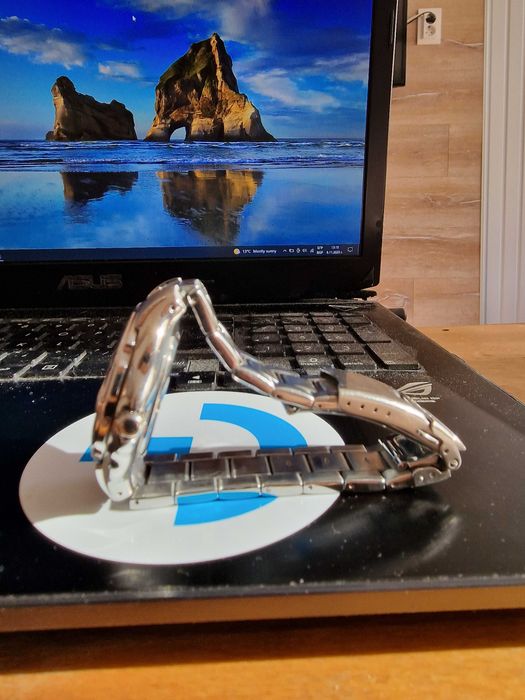 Продавам Seiko 8F35