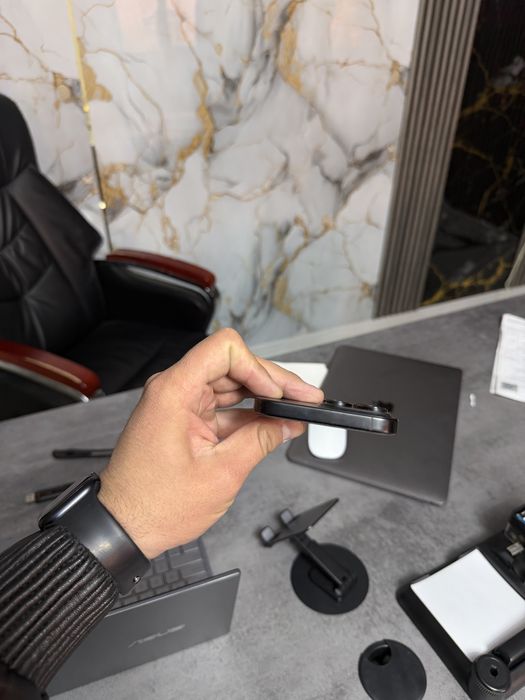 Iphone 16 pro max 100% yomkus black