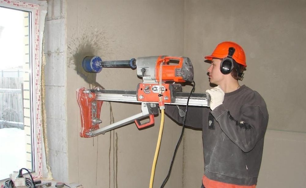 Beton buzush va kesish xil razmirdagi teshik ochish