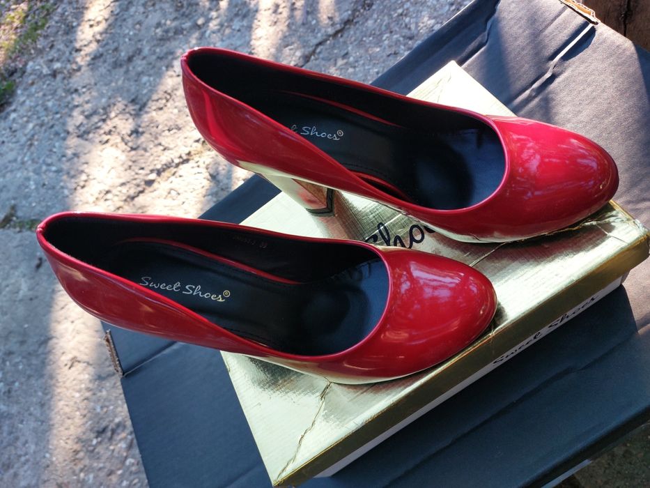 Pantofi rosi piele ecologica lacuiti 39