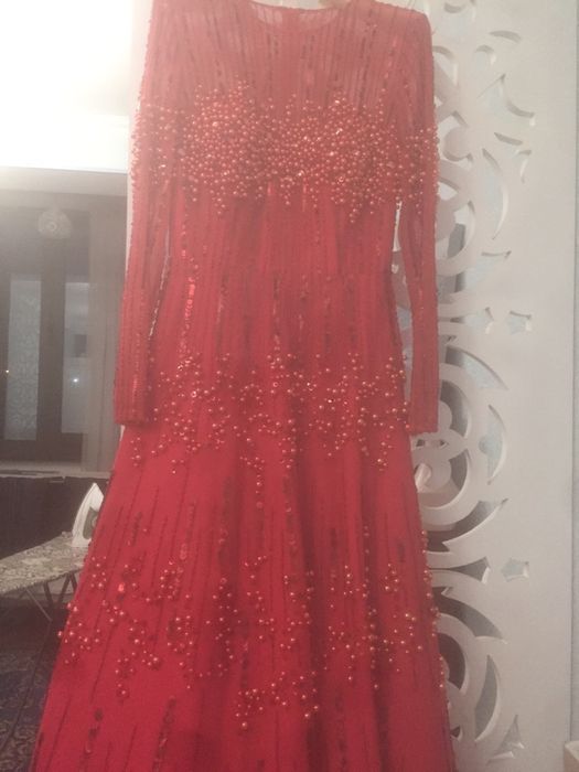 Продам платье sherry hill