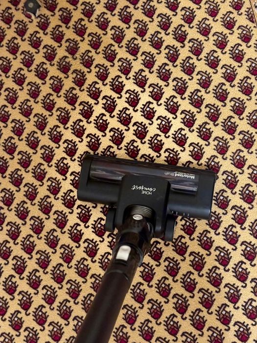 Aspirator Vertical Cu Perie Rotativă Pe Acumultator