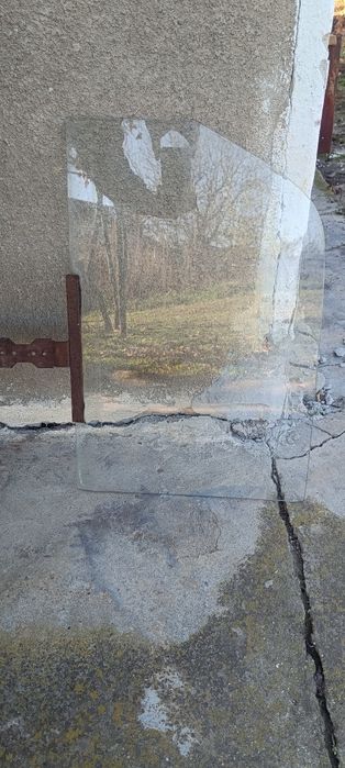 Здравейте продавам стъкла за москвич 2140Д