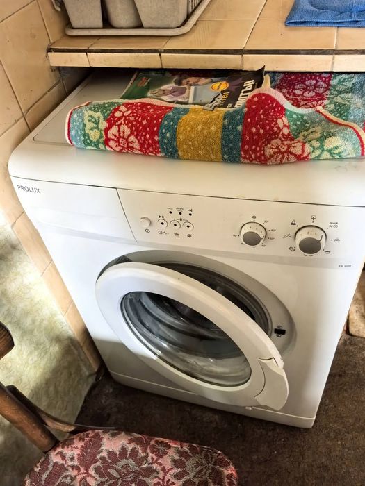 Продавам пералня prolux
