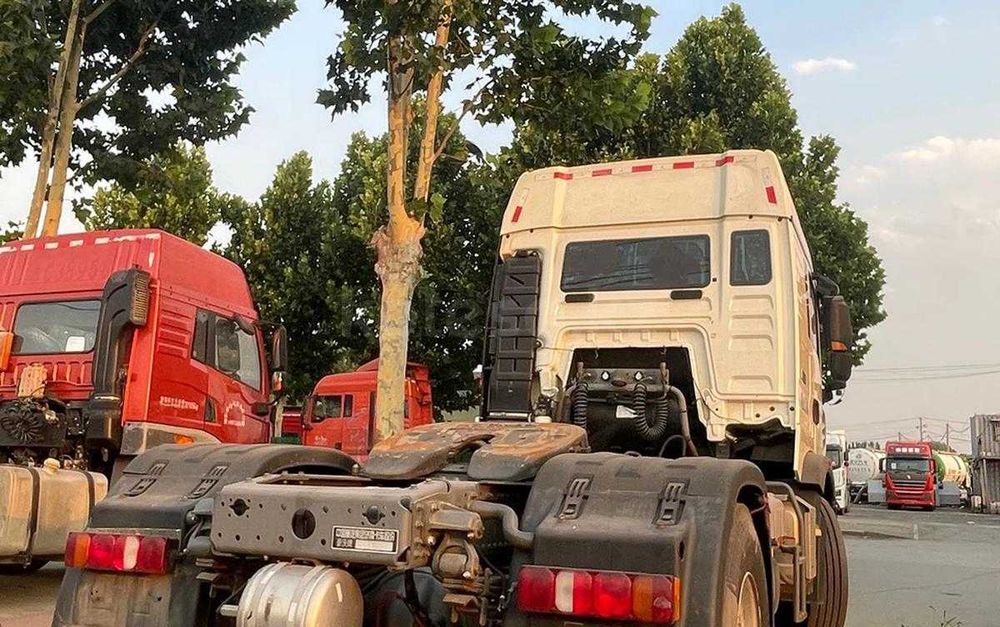 Тягач Howo 6X4 2021