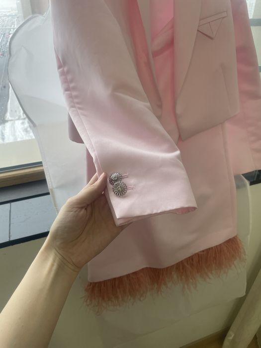 Продаю костюм розовый Courage Couture