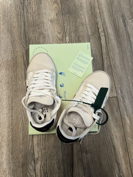 Off-White кецове 37 номер нови!