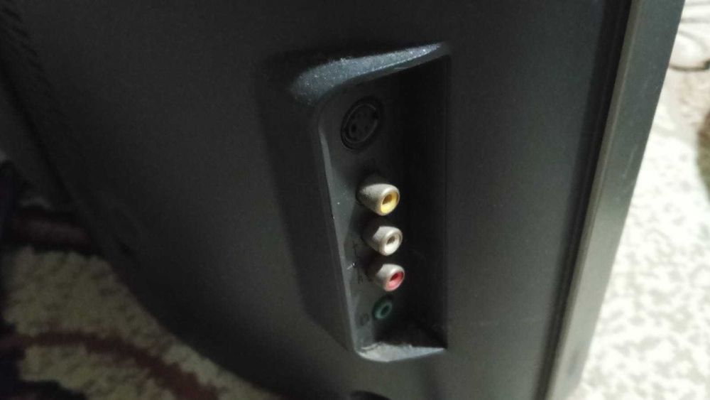 Продам Телевизор Sony Bravia на запчасти,не включается