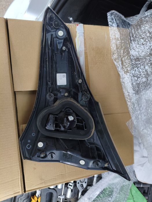 Задний внутренний фонарь RAV4