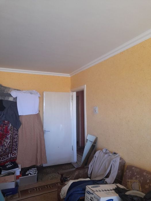 Chirchiq shahar 3 mkrayonda 3 xona uy sotiladi yulni yuzida