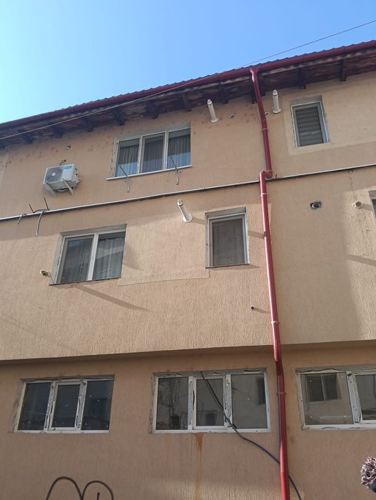 Vând ap cu 2 camere in Tg Jiu