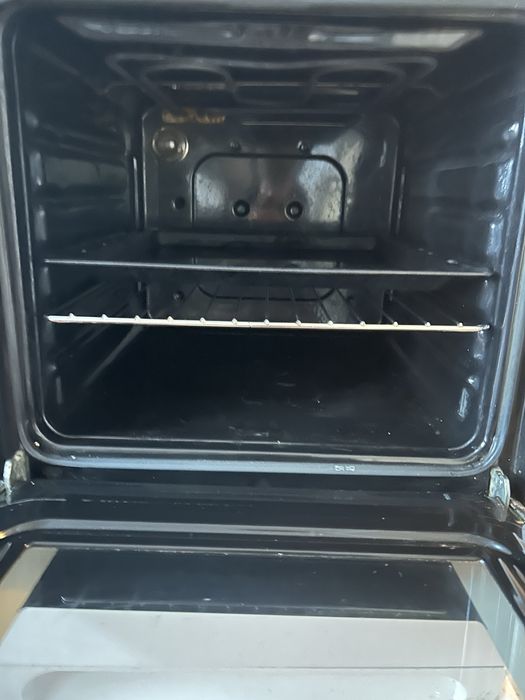 Продам электроплитк indesit