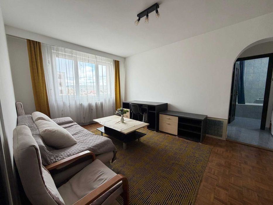 Persoana Fizica vand apartament 2 camere, 47 mp Parcul Feroviarilor (P-ta Abator - B-dul Bucuresti), bloc reabilitat termic, centrala termica proprie.