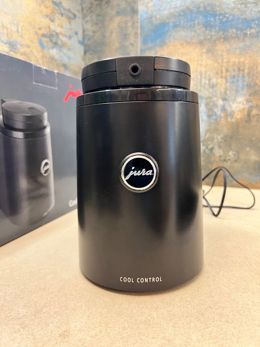 JURA Cool Control 1l. Черен. Охладител за мляко. Почти неупотребяван.
