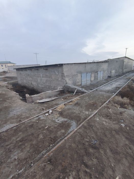 Темир йоли мавжуд склад  йер майдони бн сотилади йоки обмен килинади !