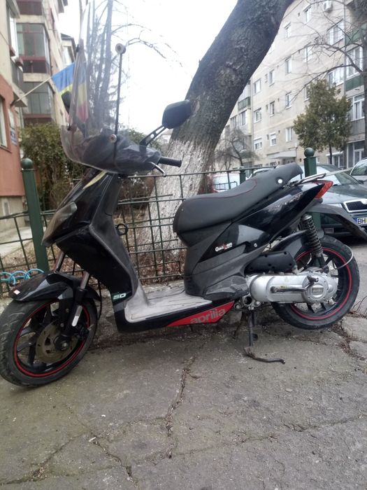 Vând scuter Aprilia