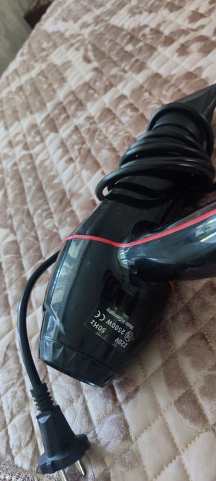 Продам фен в отличном состоянии 2500 W