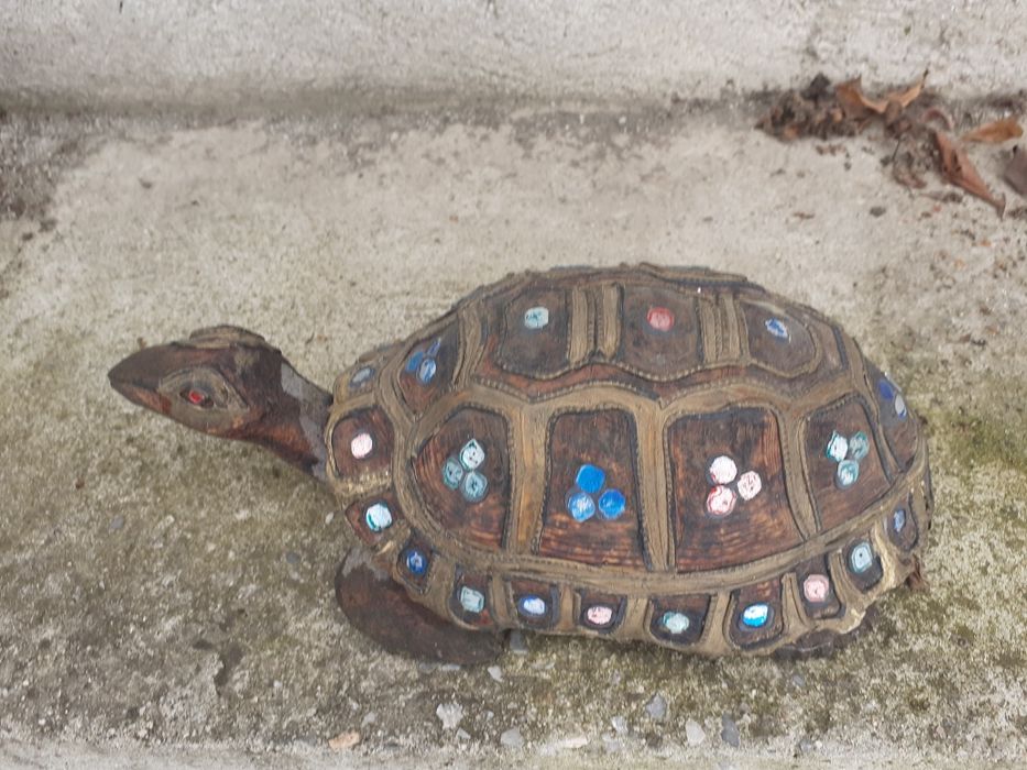 Дървена костенурка с цветни инкрустации, произход Мианмар