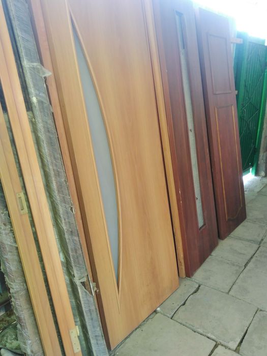 Продаю двери недорого