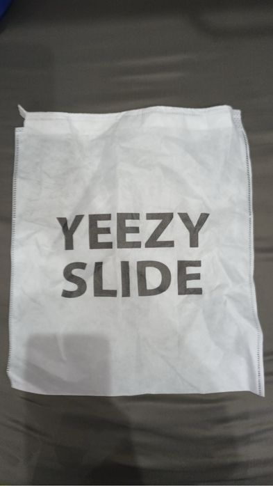 Yeezy slide onix black