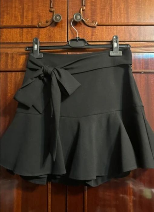 Пола панталонки на Zara