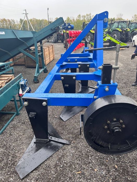 Плоскорез глубокорыхлитель ПГ-5