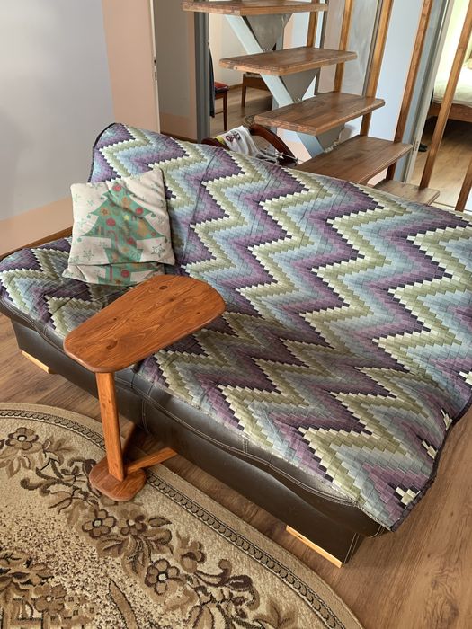 Столик под диван или кровать