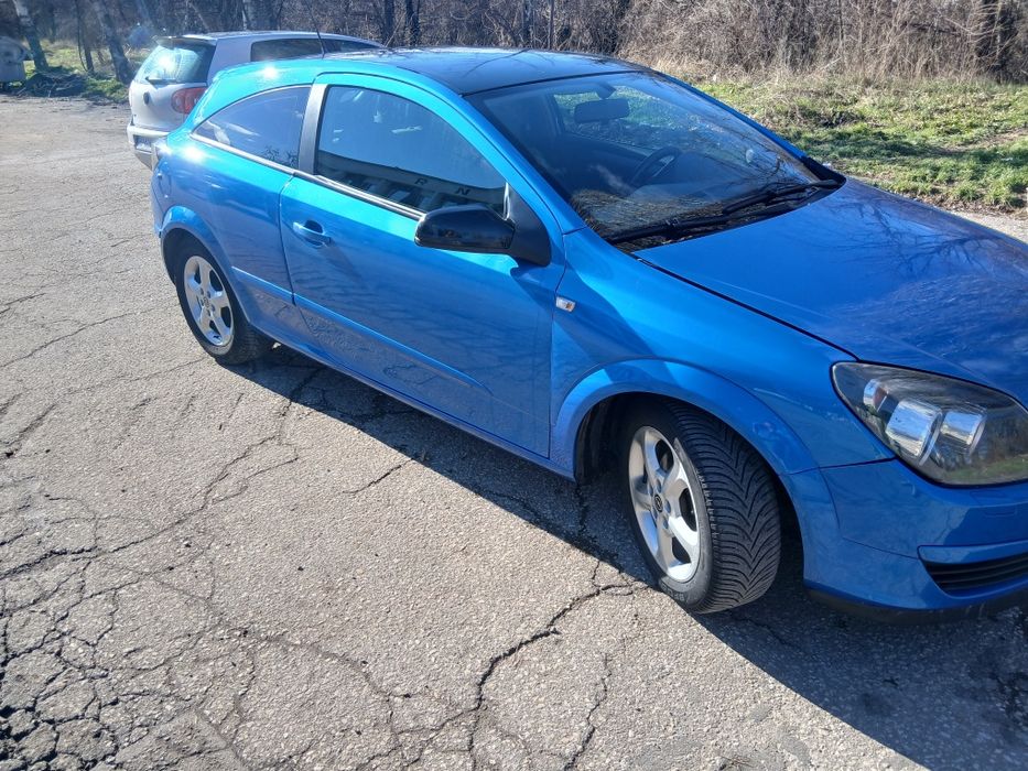 Опел Астра GTC 1.7 CDTI