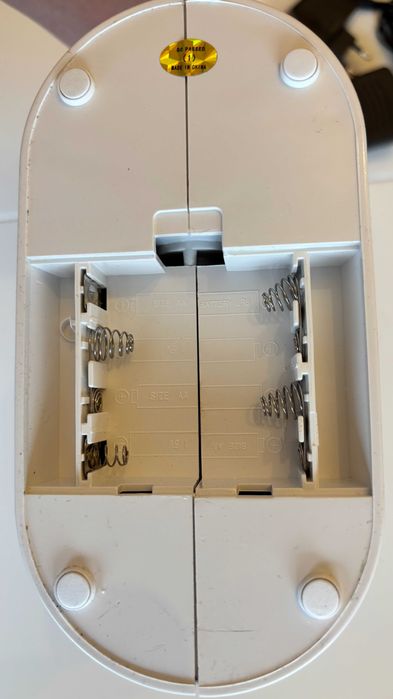 Mini mașină de cusut portabilă – Nouă, la cutie + accesorii