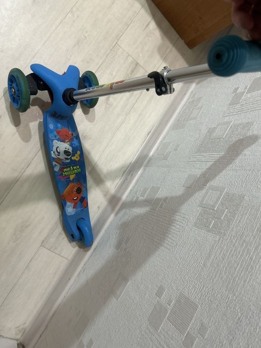 Продам самокат 3-х колесный