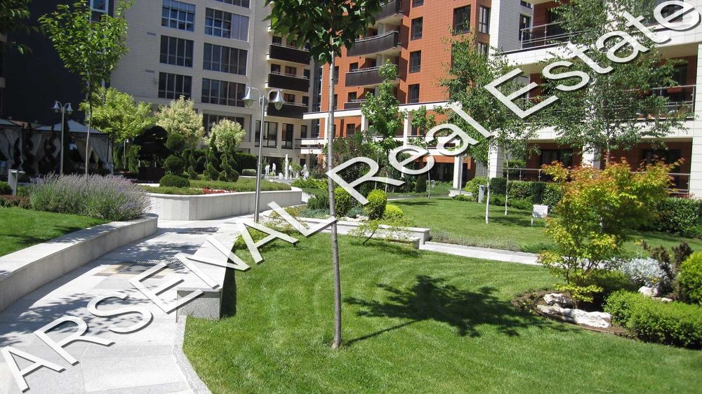 Дава се под наем Тристаен апартамент в София, Изток - 110 кв.м за 1200 € - Снимка #10