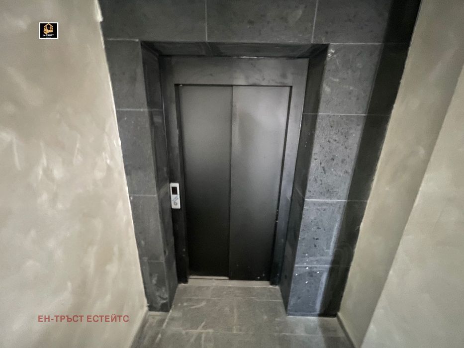 Продава се Двустаен апартамент в Пловдив, Остромила - 70 кв.м за 1643 €/кв.м - Снимка #11