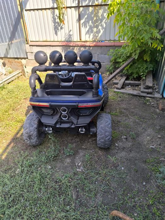 Детский автомобиль