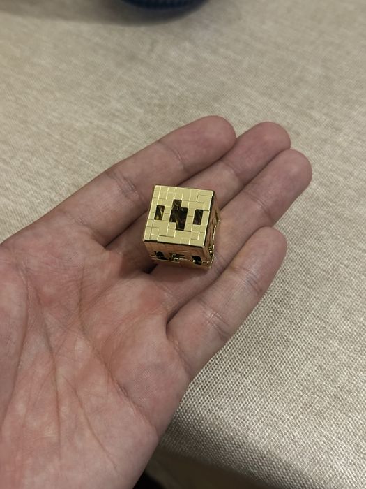 Продам редкий блок Minecraft kinder joy
